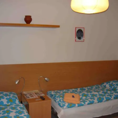 - Lena Hradec Králové
