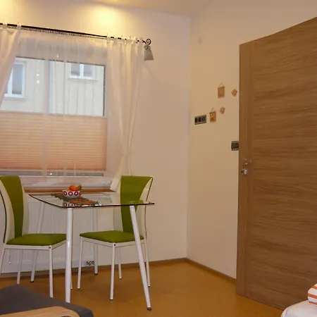 - Lena 3* Hradec Králové