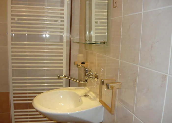 - Lena Guest house 3*