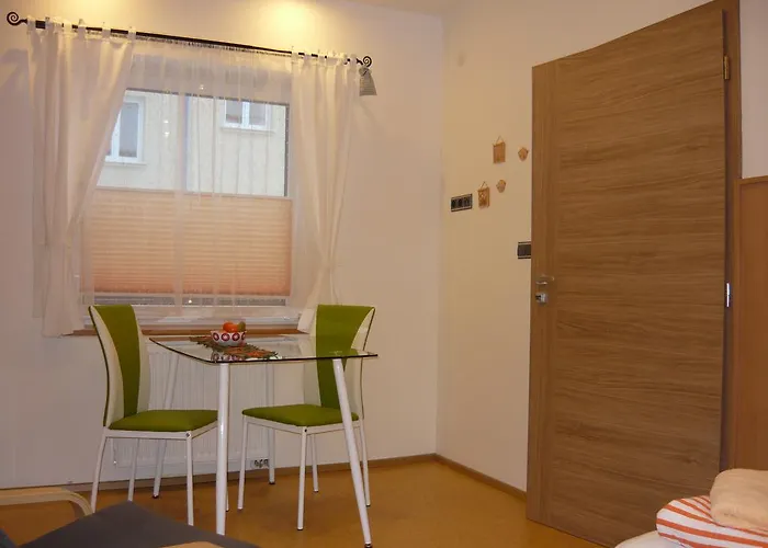 - Lena 3* Hradec Králové