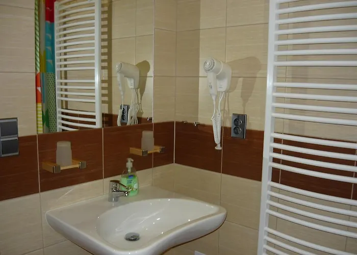 - Lena Maison d'hôtes 3*